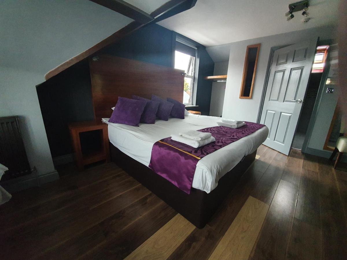Bennetts Hotel